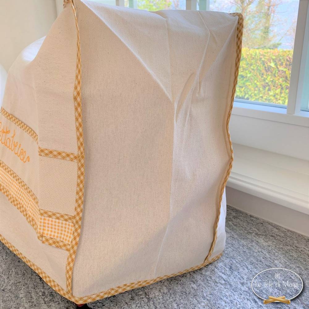 Copriaffettatrice ricamato giallo piccolo