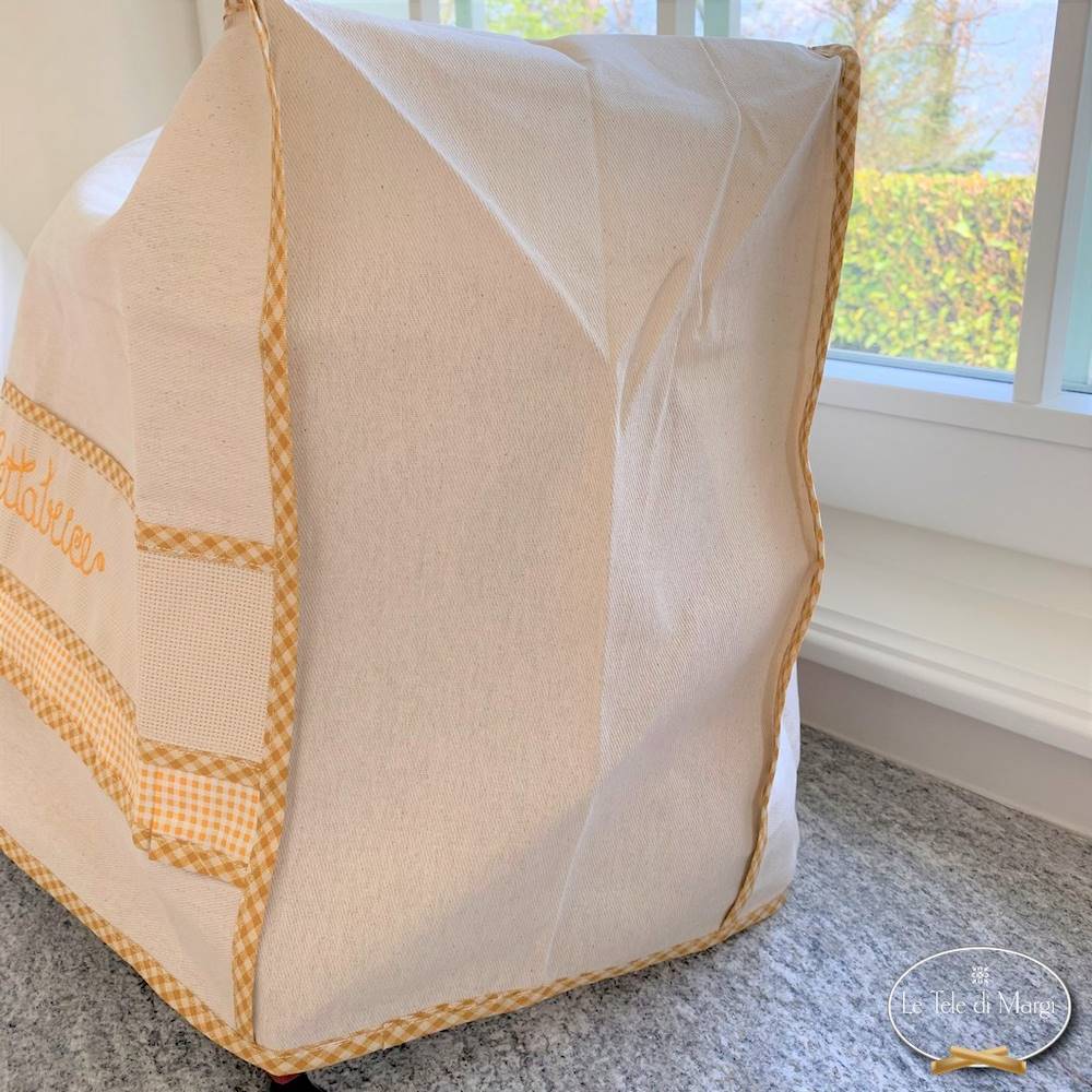 Copriaffettatrice ricamato giallo grande