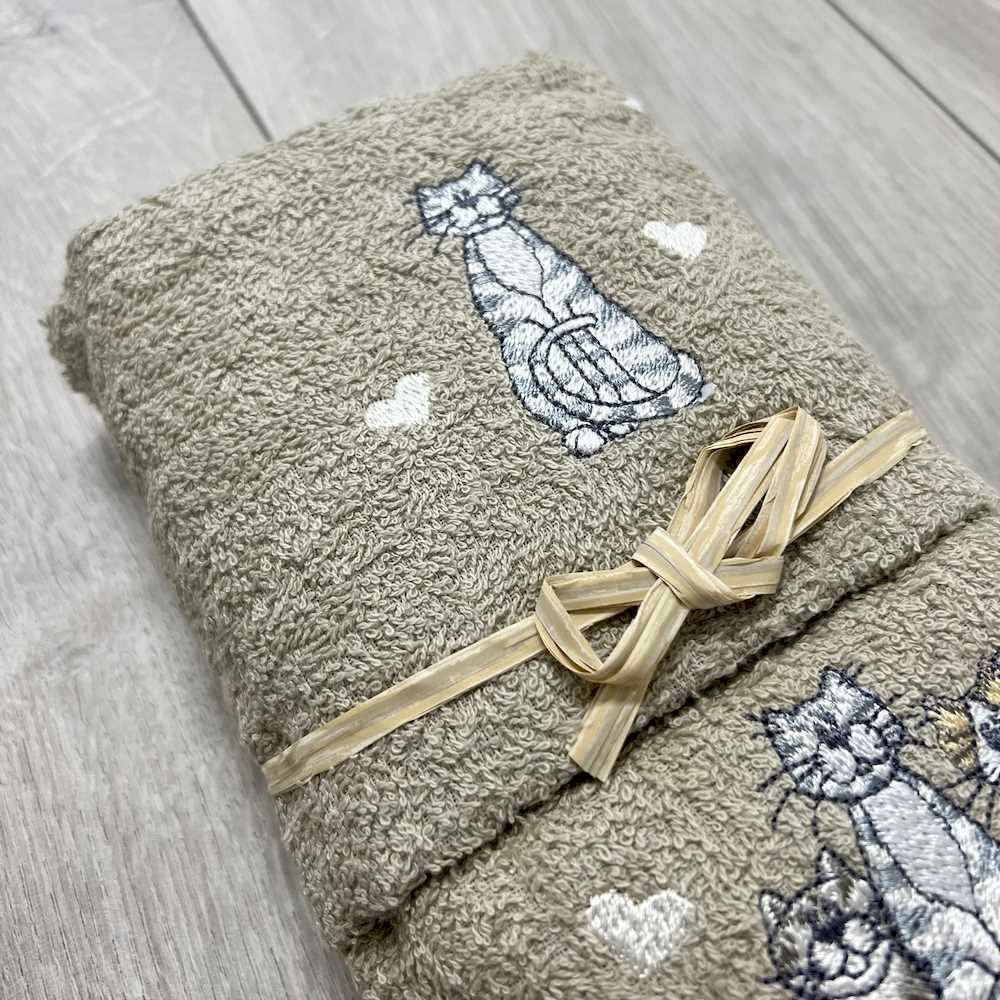 Coppia asciugamani gattini ricamati tortora