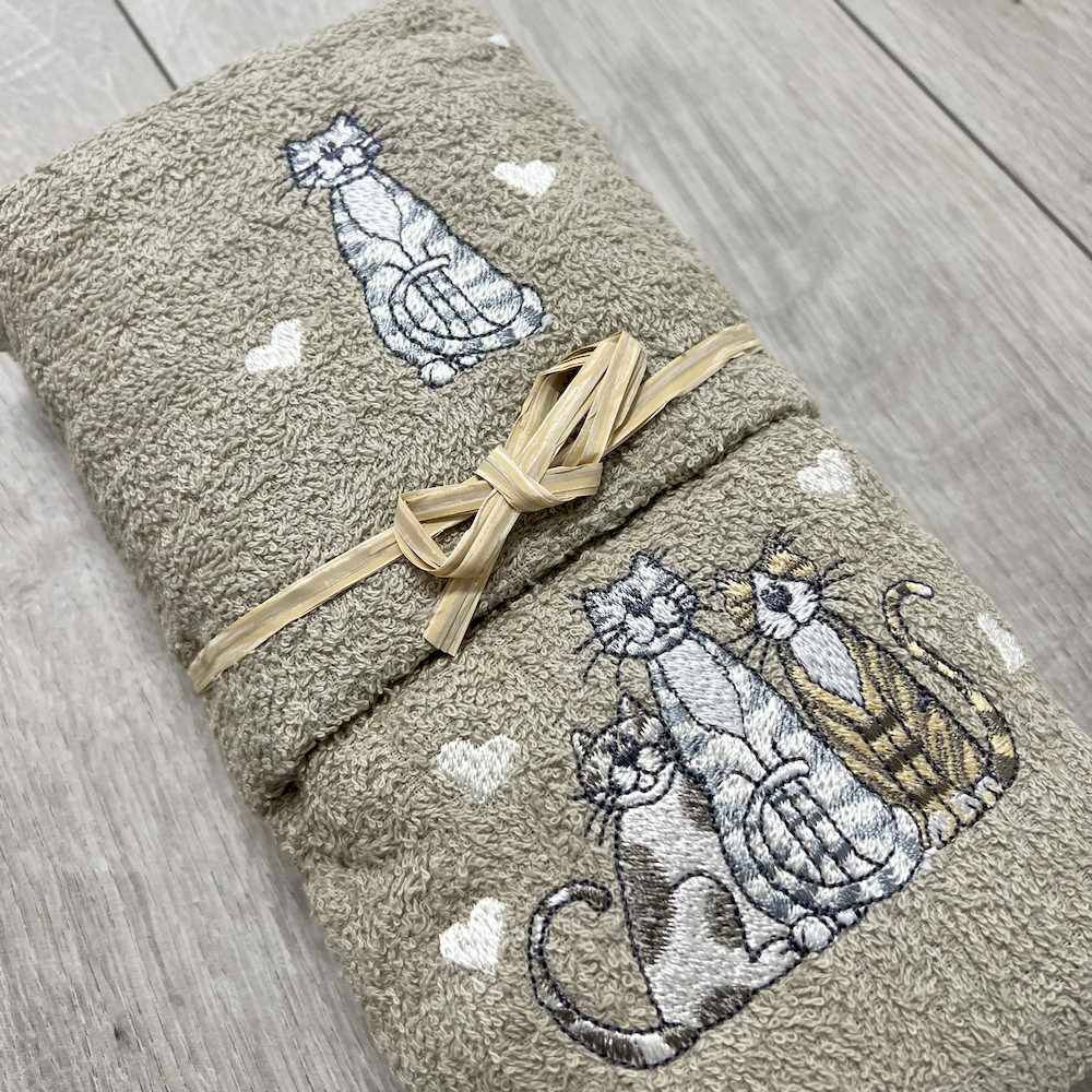 Coppia asciugamani gattini ricamati tortora