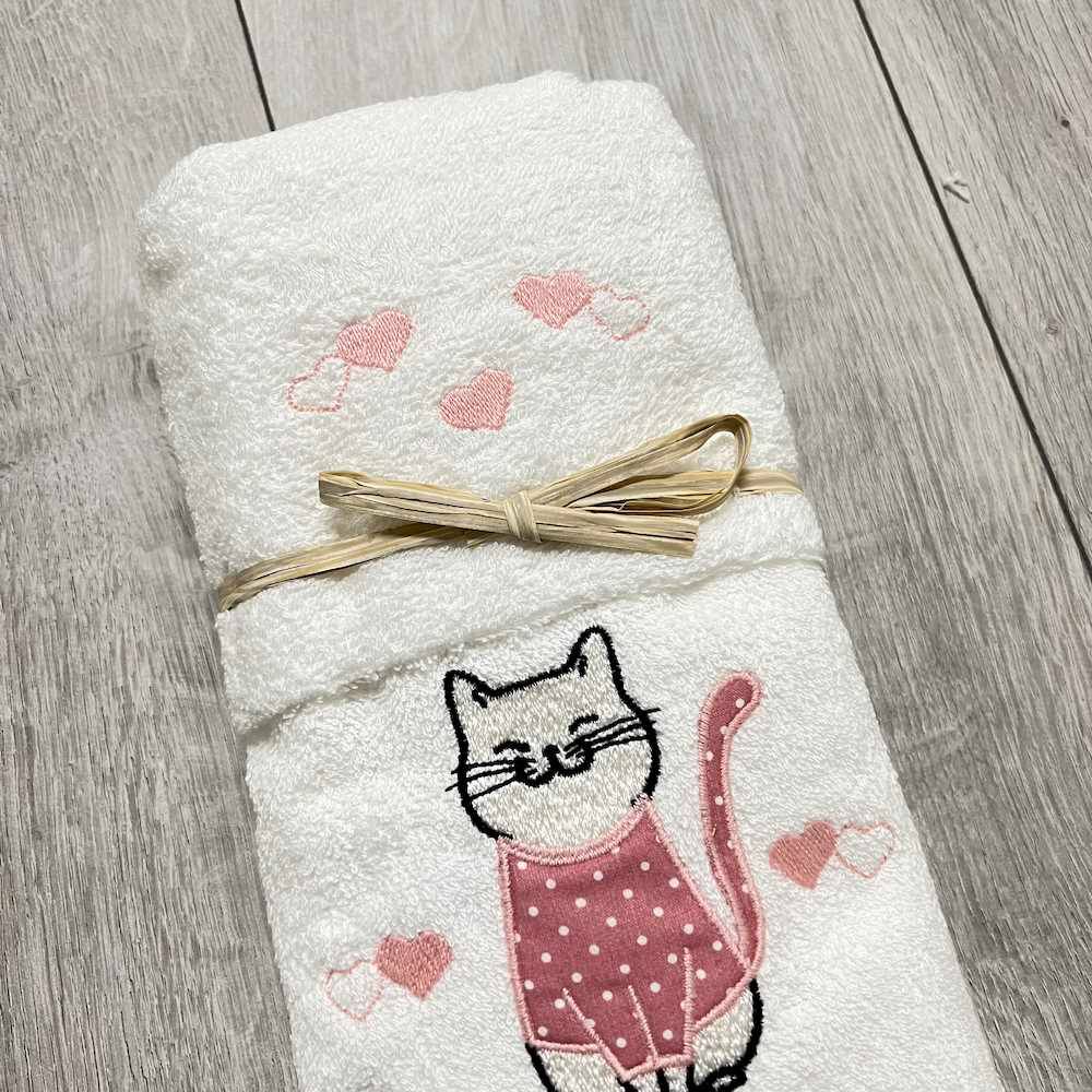 Coppia asciugamani bianca Gattone rosa fondo bianco