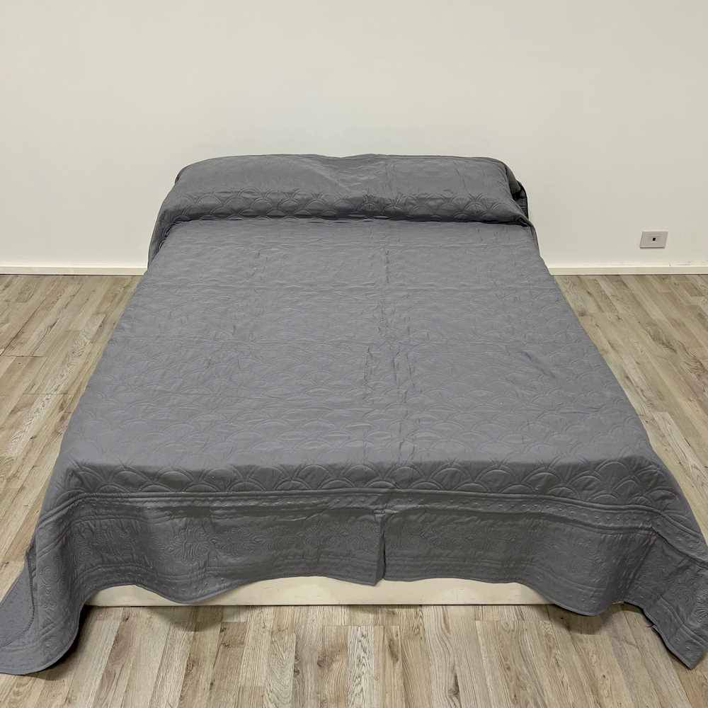 Boutis copriletto ricamato Emma grigio matrimoniale