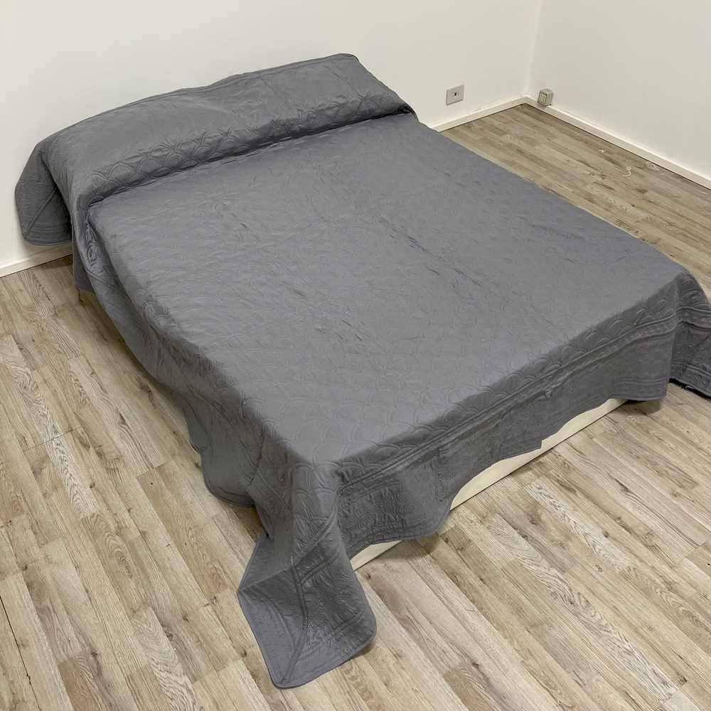 Boutis copriletto ricamato Emma grigio matrimoniale