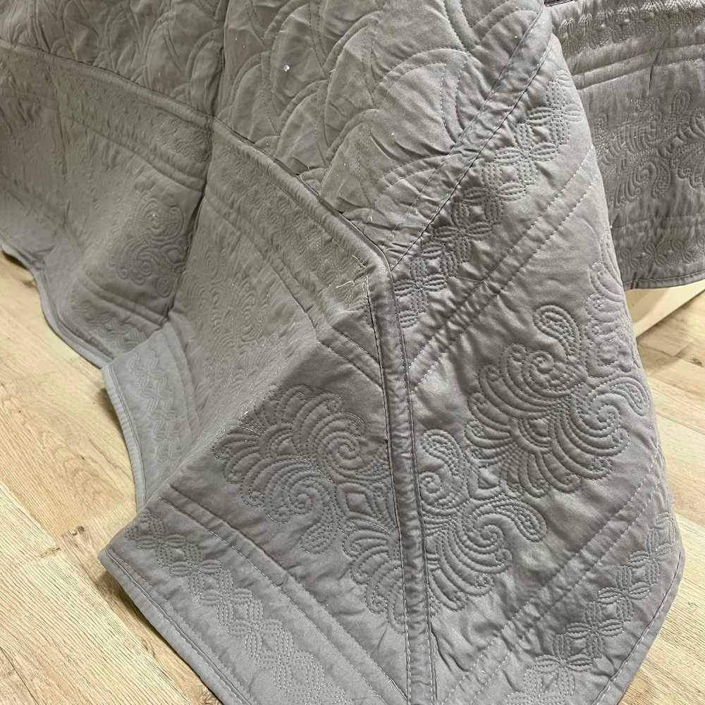 Boutis copriletto ricamato Emma grigio matrimoniale