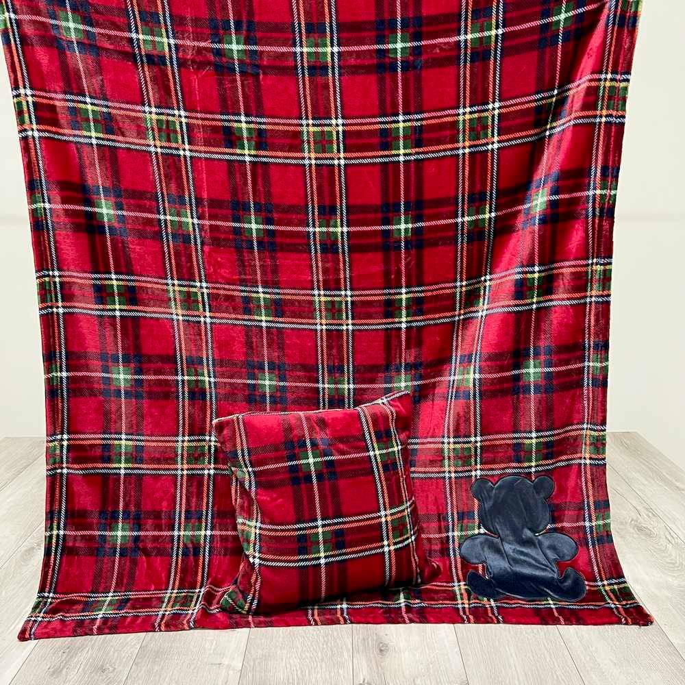 Plaid Aiden Tartan rosso + federa cuscino ricamati orsetto