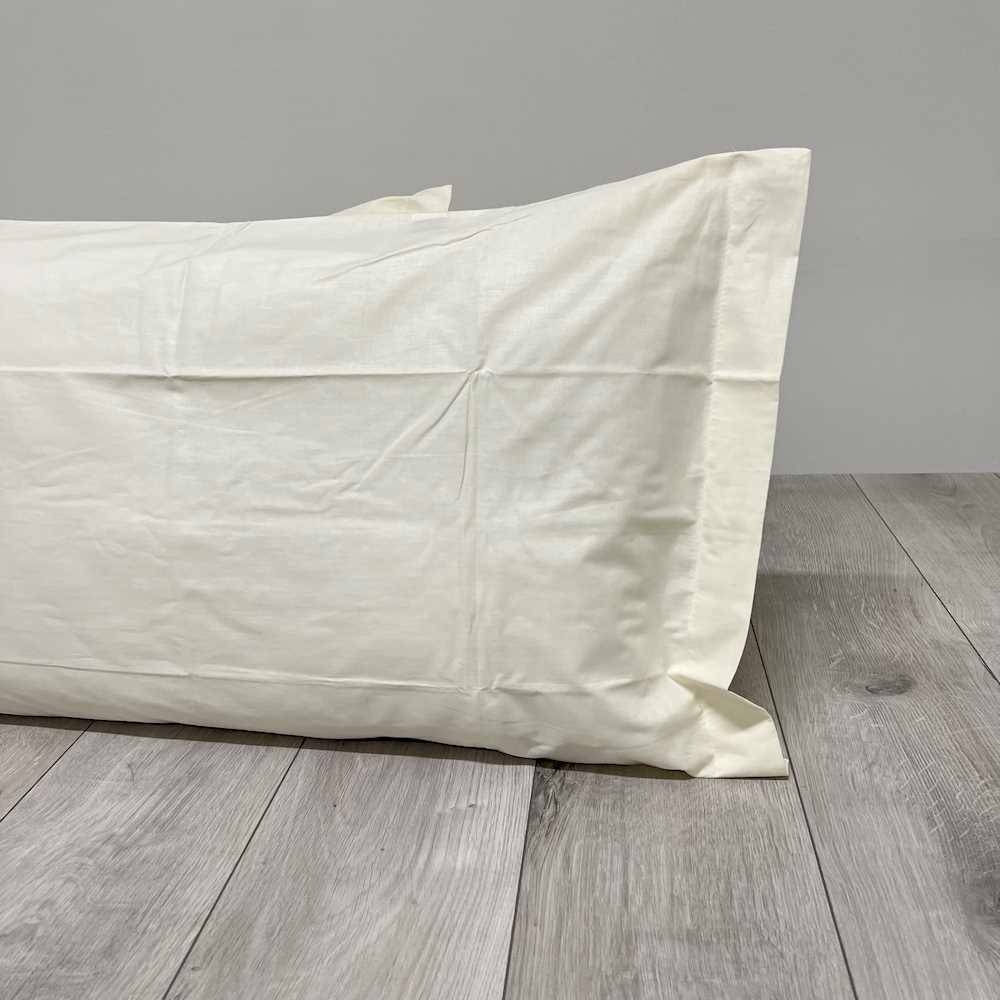 Coppia Federe con volant panna Personalizzate