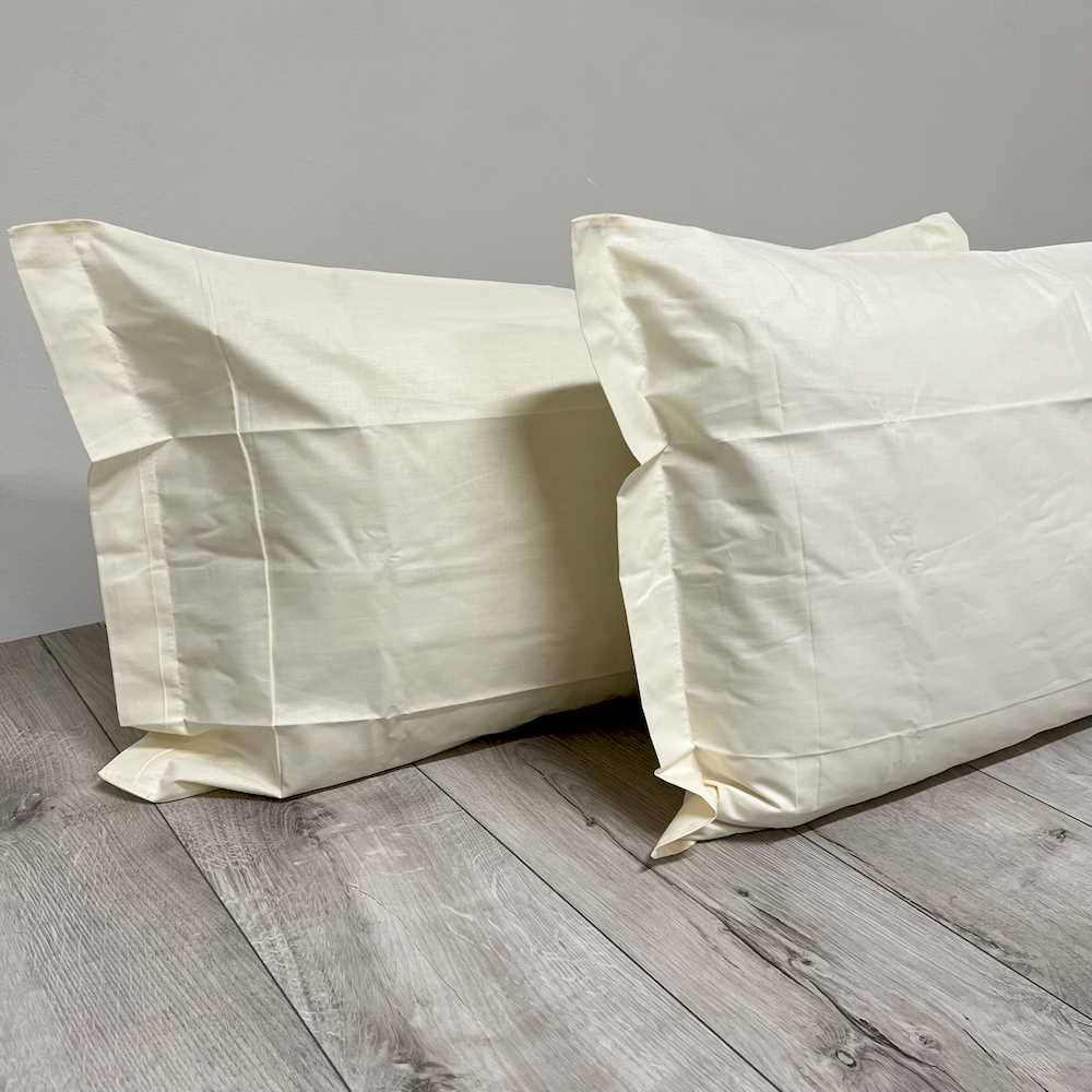 Coppia Federe con volant panna Personalizzate