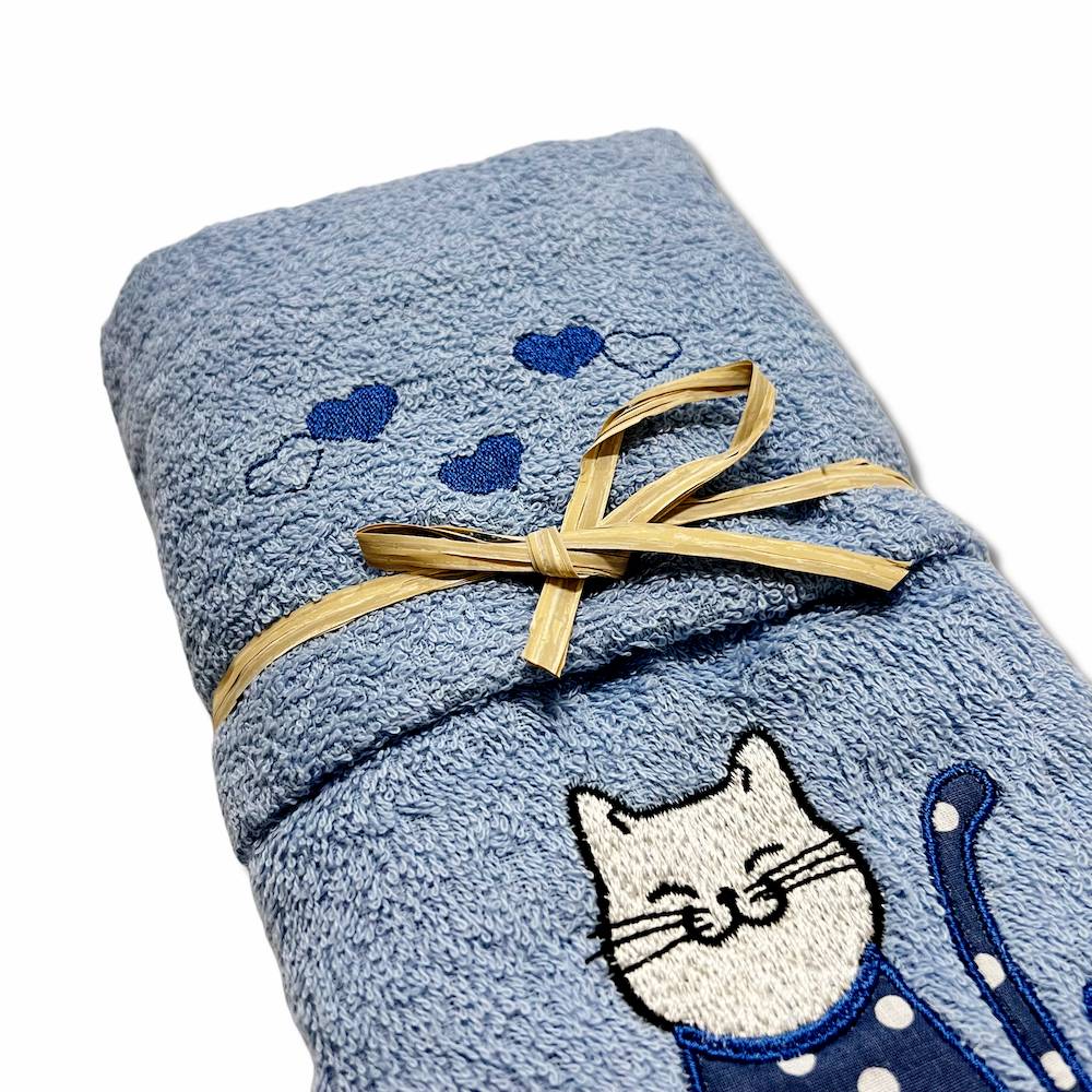 Coppia asciugamani Gattone Blu fondo azzurro
