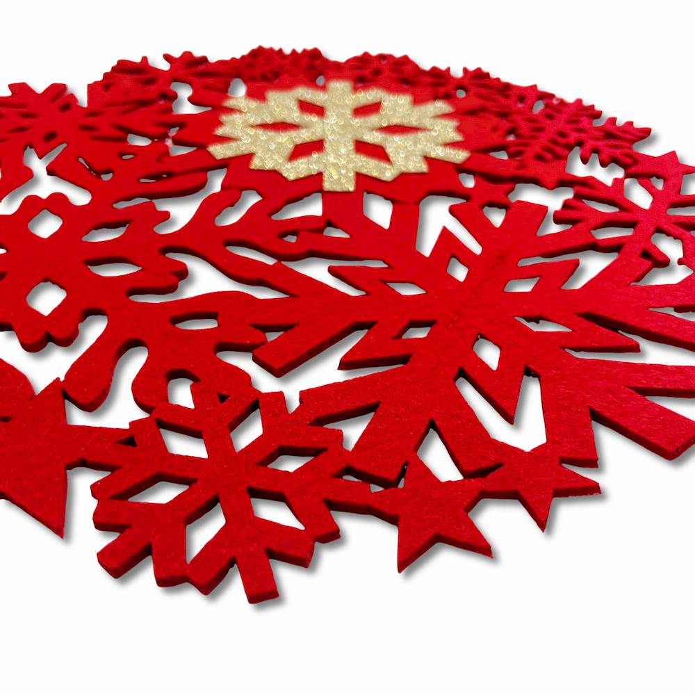 Sottopiatto in pannolencio intagliato a fiocchi rosso