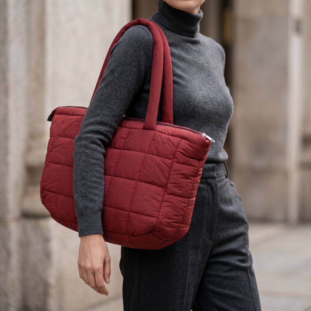 Borsa Tote trapuntata puffer Louise Bordeaux
